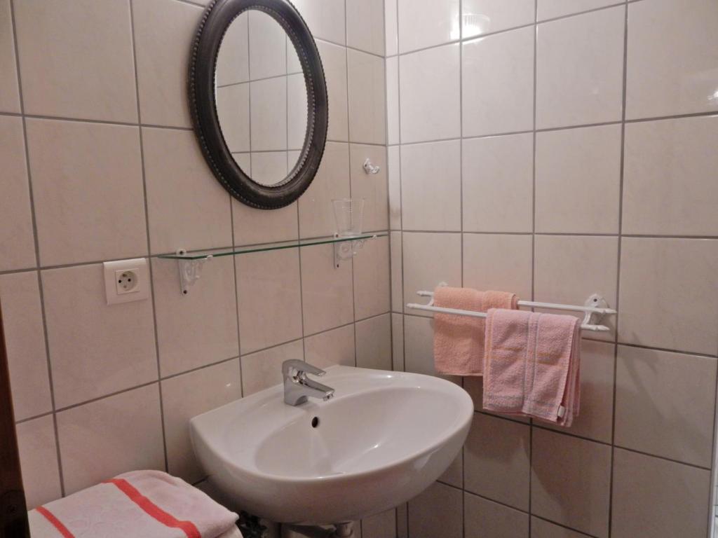 An apartment in a 17th century wine grower s house – photo 15