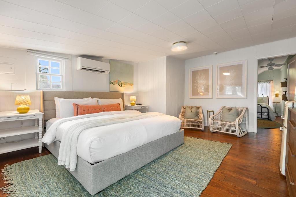 Gallery image of THE CORNISH SUITE at Inn on Fleming Key West! in Key West