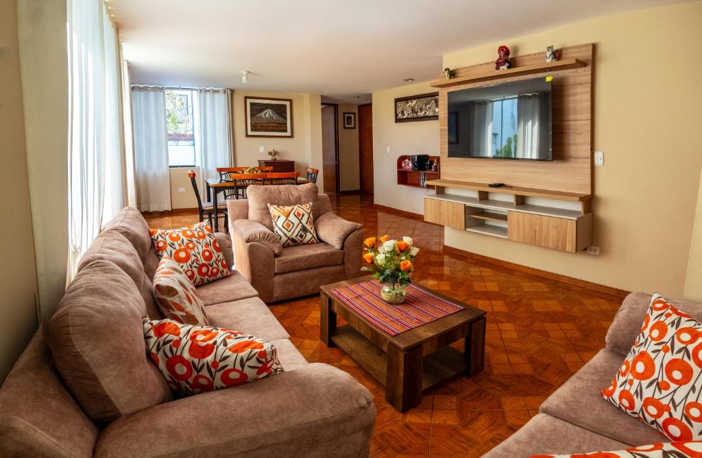 TV a/nebo společenská místnost v ubytování SSAMANA MARÍA APARTMENT 202