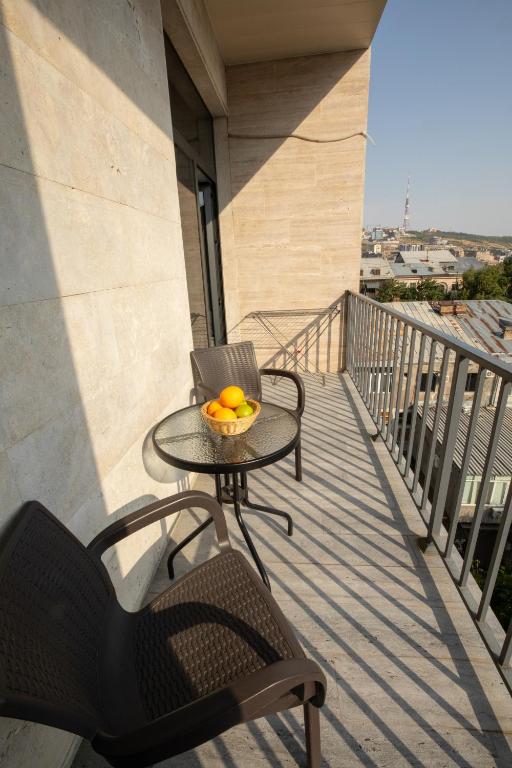 امکانات Stylish Central Studio, Large Balcony, New Build - تصویر ۴