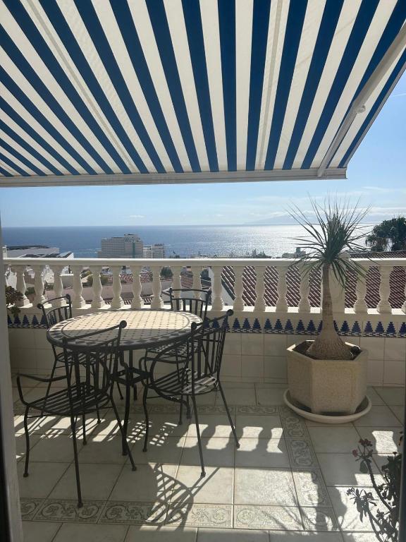 Complejo de 2 apartamentos chic con vista al mar-Villa Marina