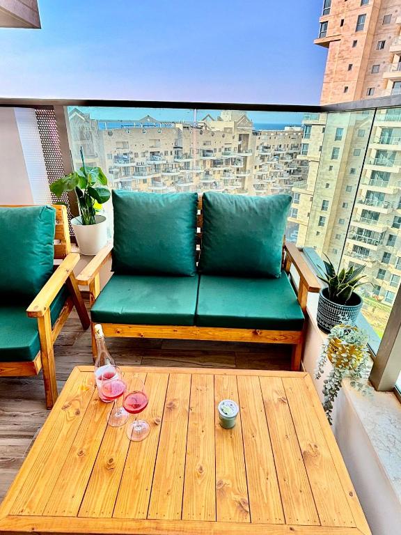 Stunning Penthouse Apartment Off The Grid Indoor Pool And Gym image
