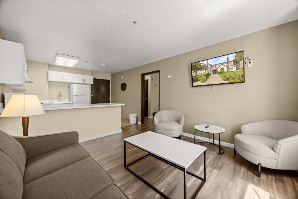 SureStay Plus Hotel by Best Western Rocklin - King Suite With Sofa Bed - Non-Smoking
