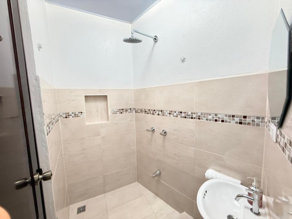 Yellow House - Chambre Double Avec Salle De Bains Privative