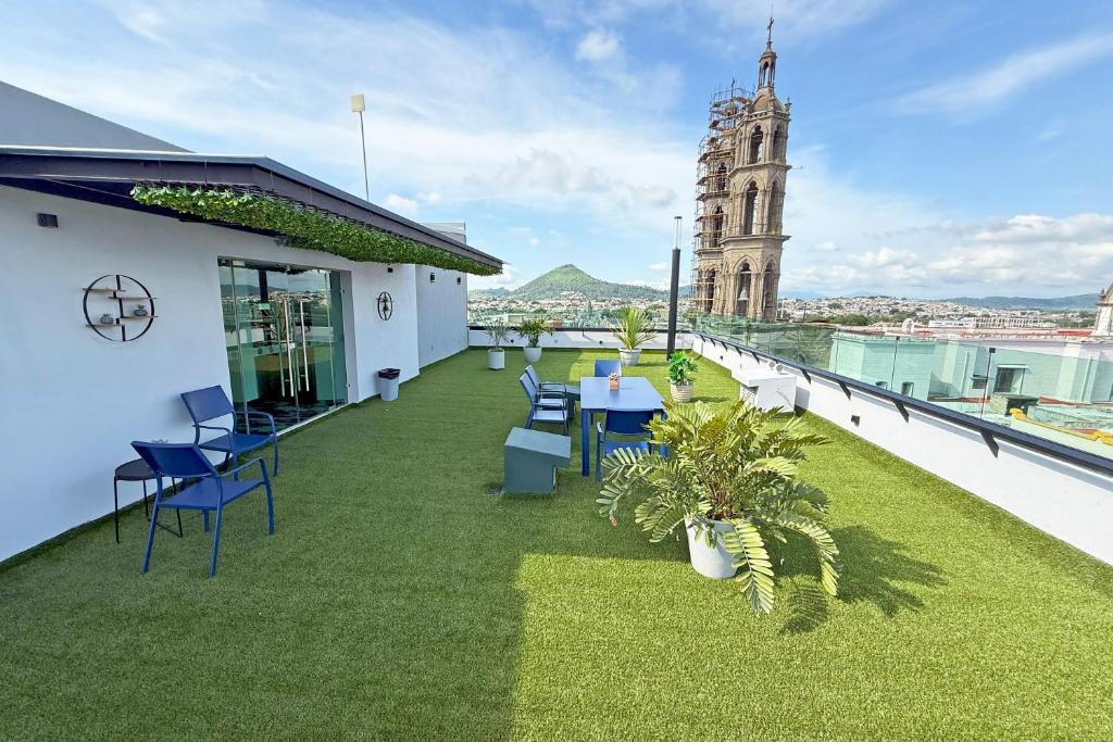 Hotel Fray Junipero Serra