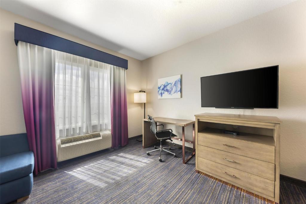 Best Western Plus San Antonio East Inn & Suites - Queen Room - Non-Smoking