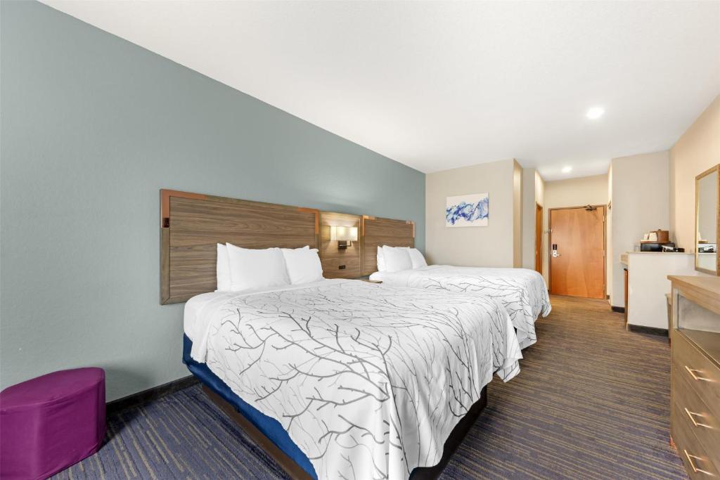 Best Western Plus San Antonio East Inn & Suites - Queen Room With Two Queen Beds - Non-Smoking