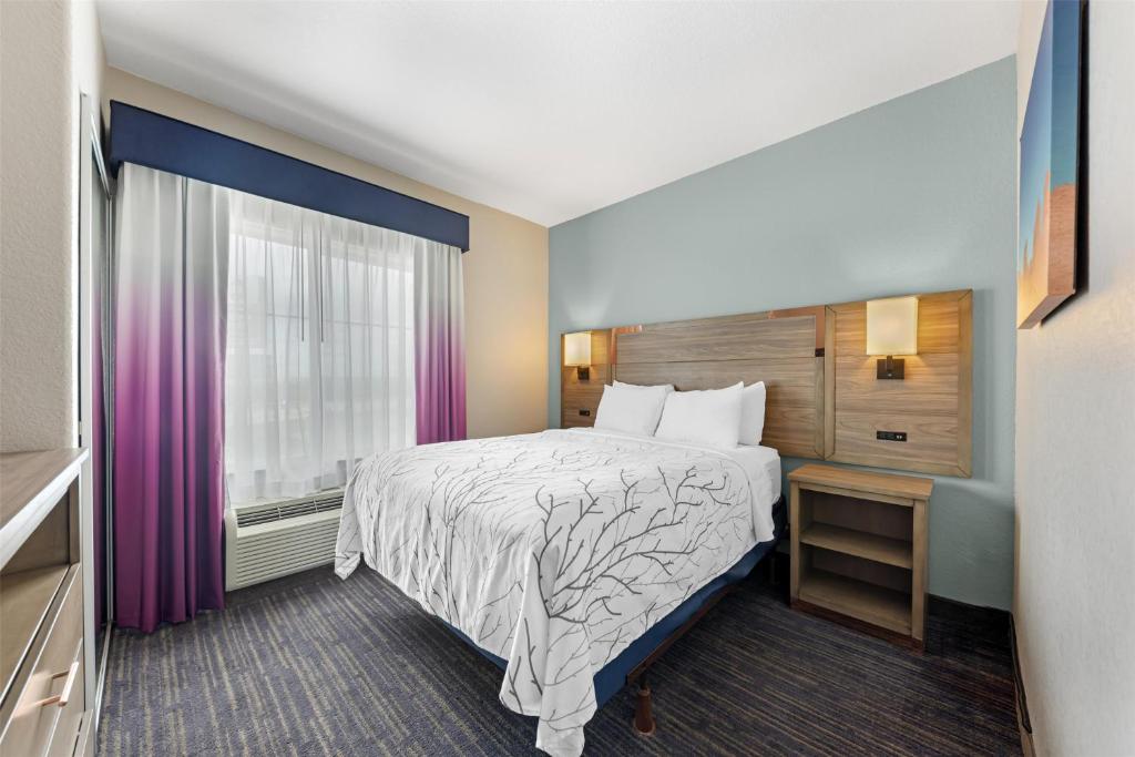 Best Western Plus San Antonio East Inn & Suites - Queen Suite With Two Queen Beds - Non-Smoking