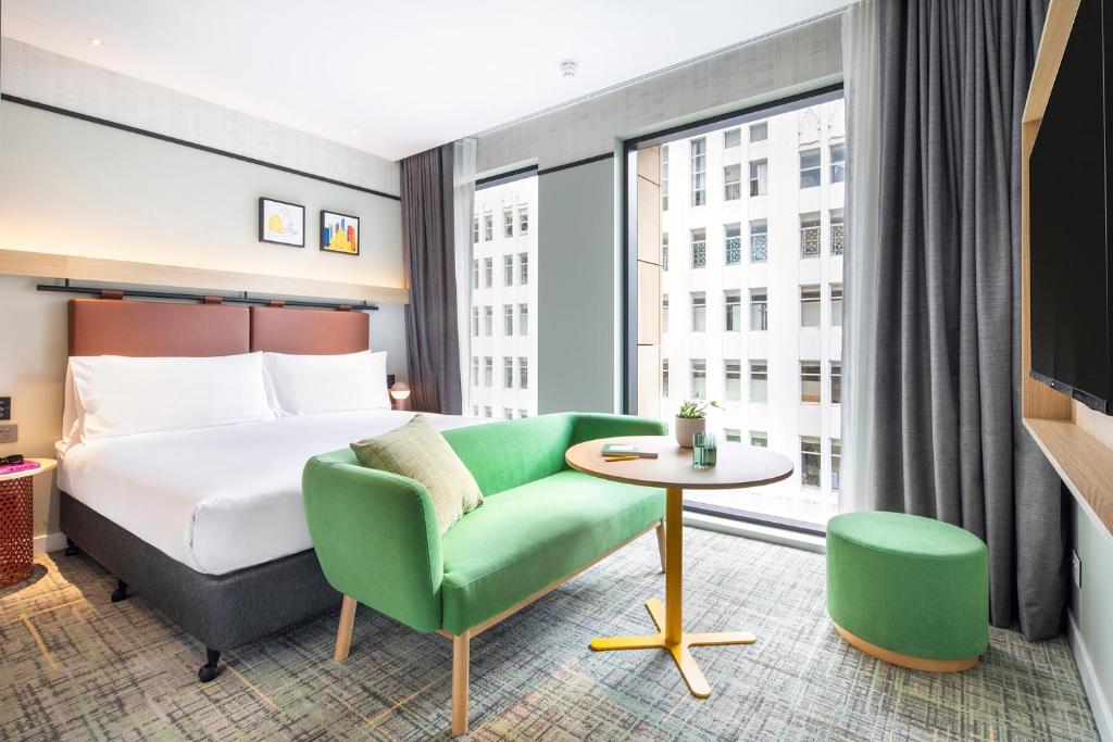 
Standard King Room with City View
