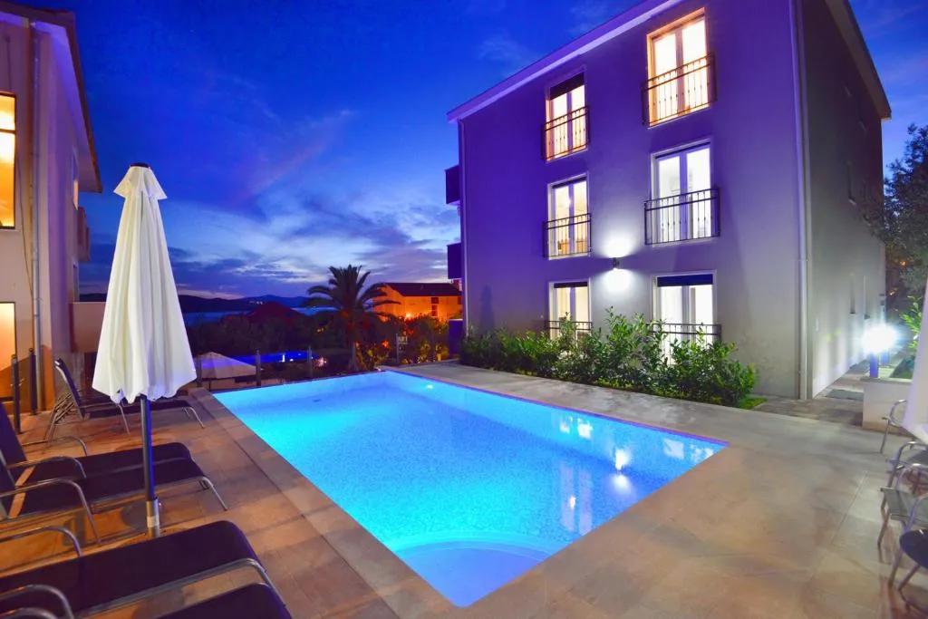 Apartments Villa Coratina, Trogir, Croaţia