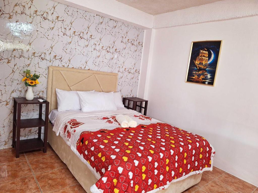 Postel nebo postele na pokoji v ubytování L2 Cozy Family Apartment Room Walk to Damosa Gateway Near SM, SPMC, Airport