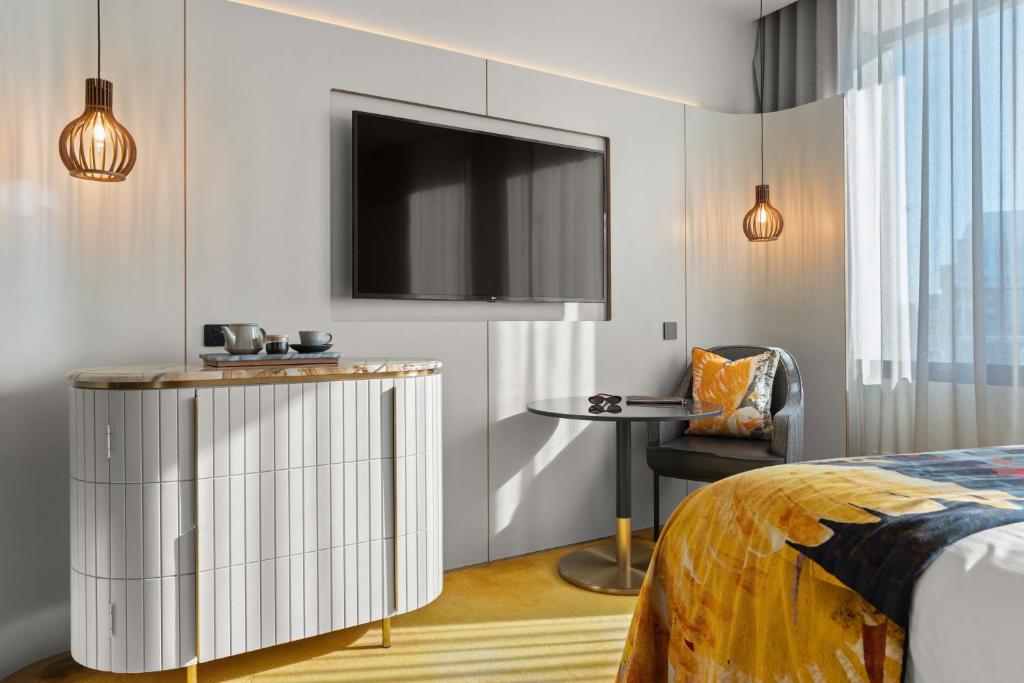 Crystalbrook Kingsley - Resim 12