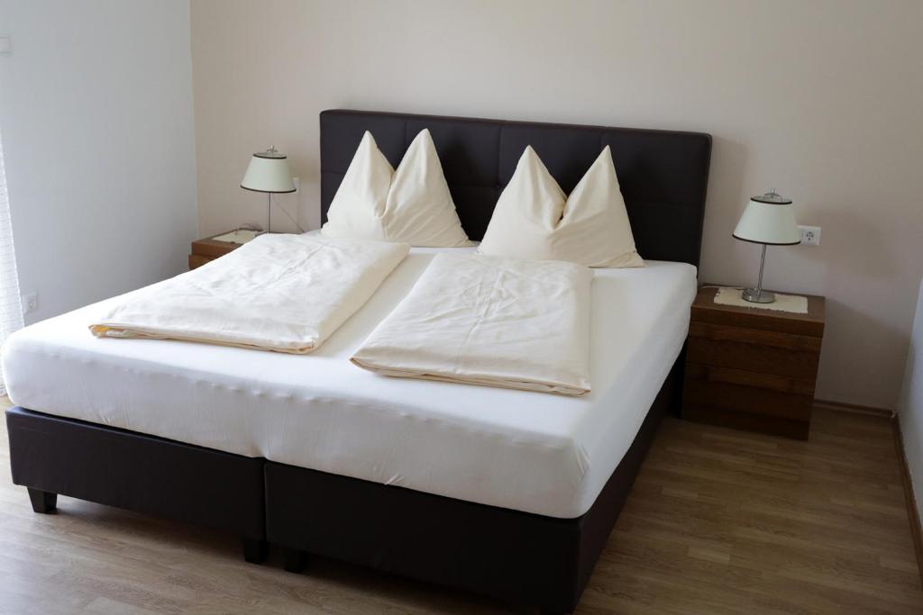 Postel nebo postele na pokoji v ubytování Pesentheinerhof