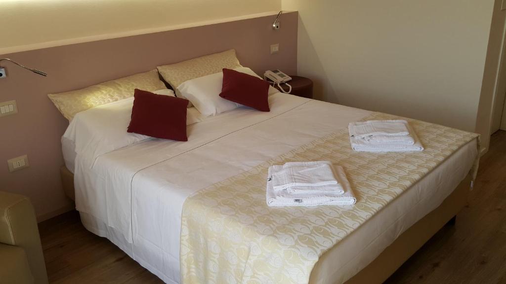 Hotel De La Ville depandance di Hotel Augustus - Superior Triple Room