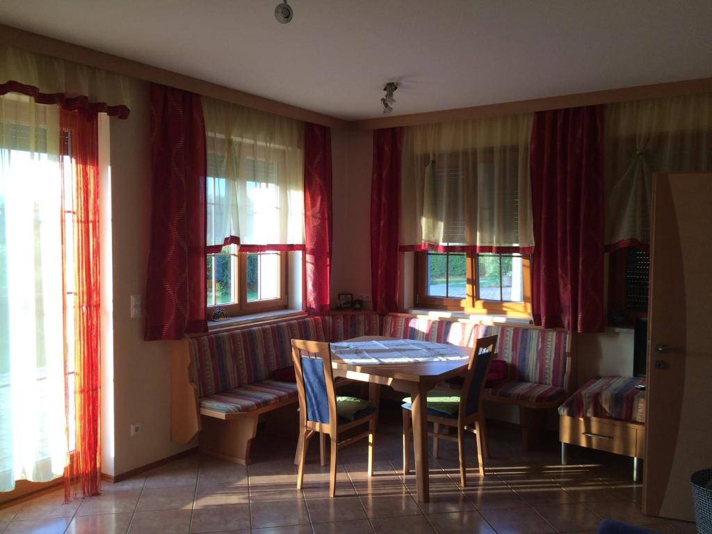 A seating area at Ferienwohnung am Bauernhof Straßonig vulgo Hornis