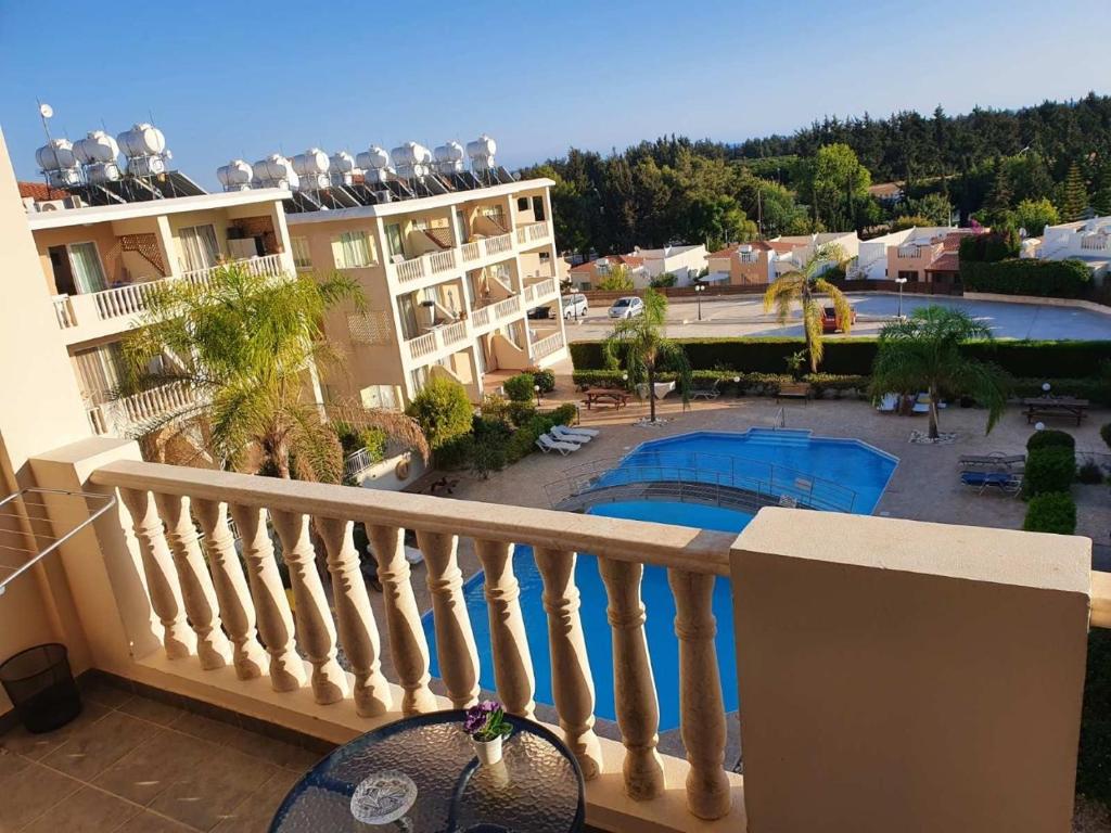 Bazén v ubytování One bedroom apartment at diana gardens nebo v jeho okolí