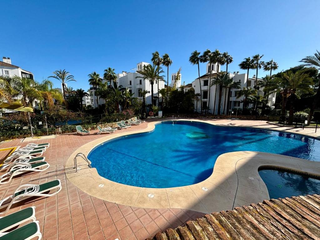 Bazén v ubytování Suite de lujo Alanda Club Marbella nebo v jeho okolí