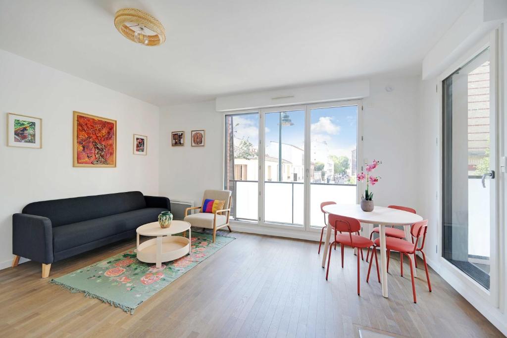 Posezení v ubytování Charming apartment - 2BR-4P- Balcony- Malakoff