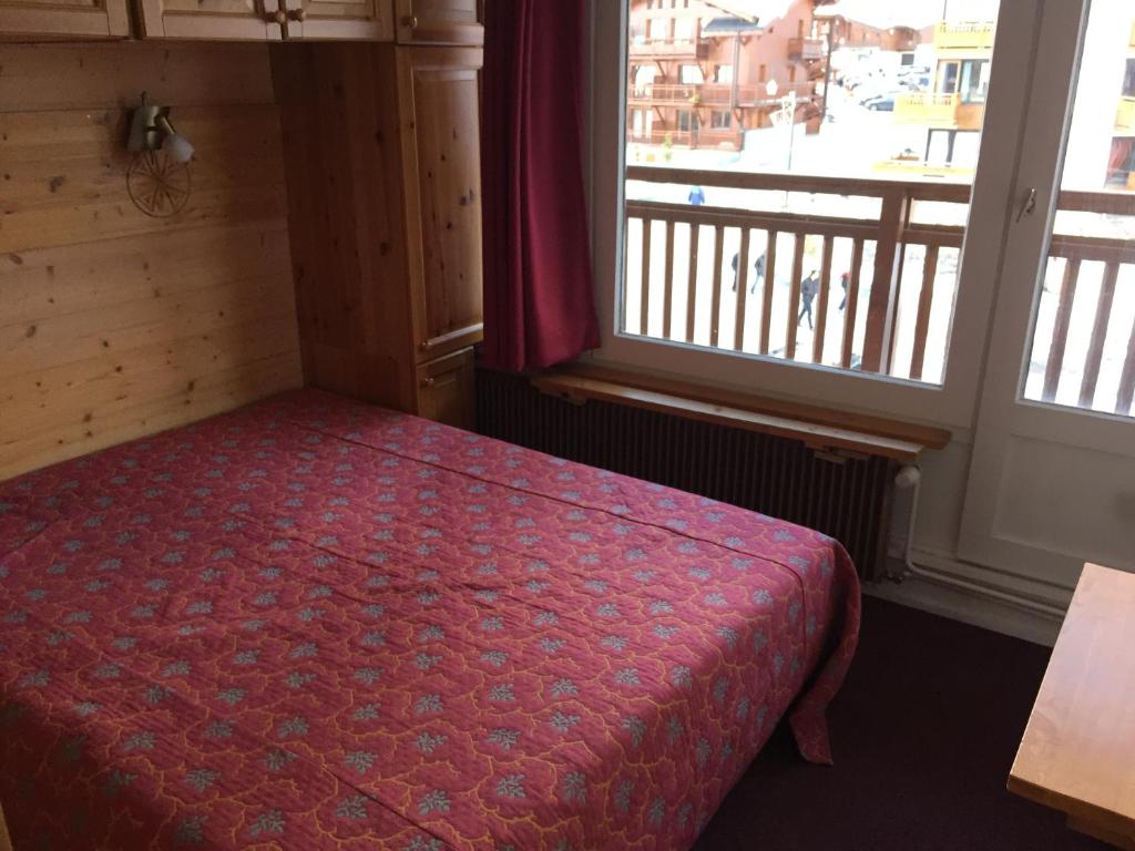 Postel nebo postele na pokoji v ubytování Appartements in Roc de Peclet by PiaundDirk