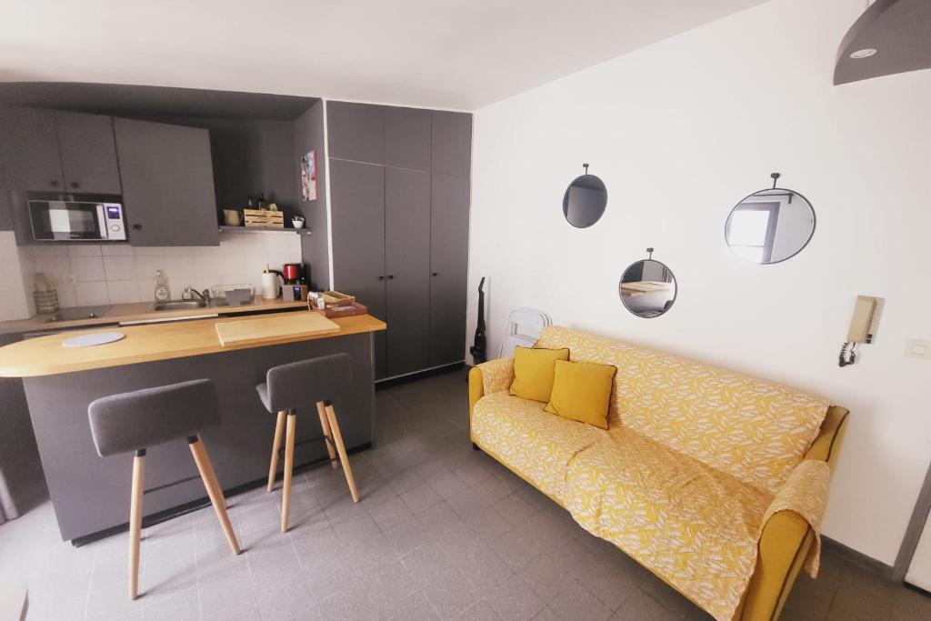 Duplex 32 M With Terrace In Downtown