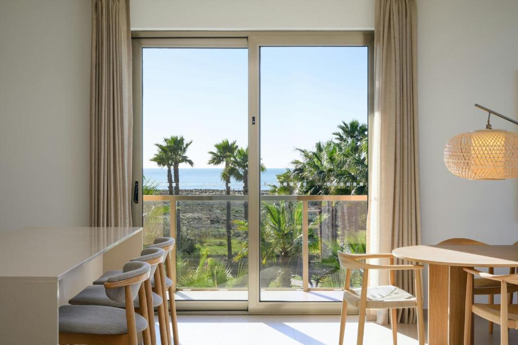 
Three-Bedroom Suite with Balcony and Sea View
