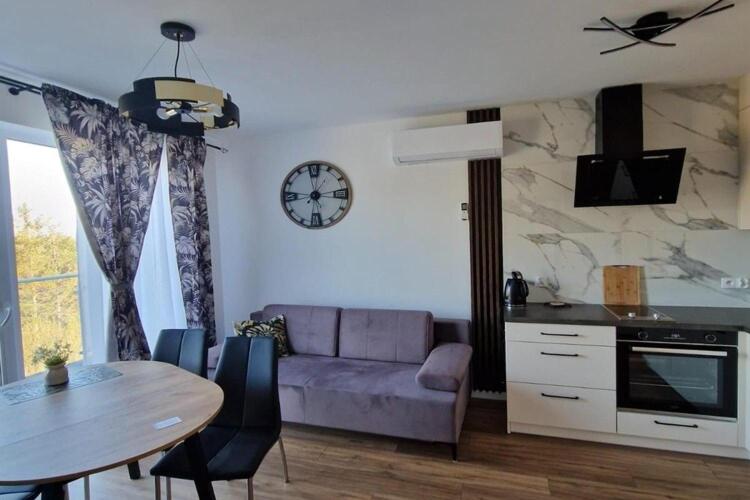 Dapur atau dapur kecil di Comfy apartment near the sea in Gąski