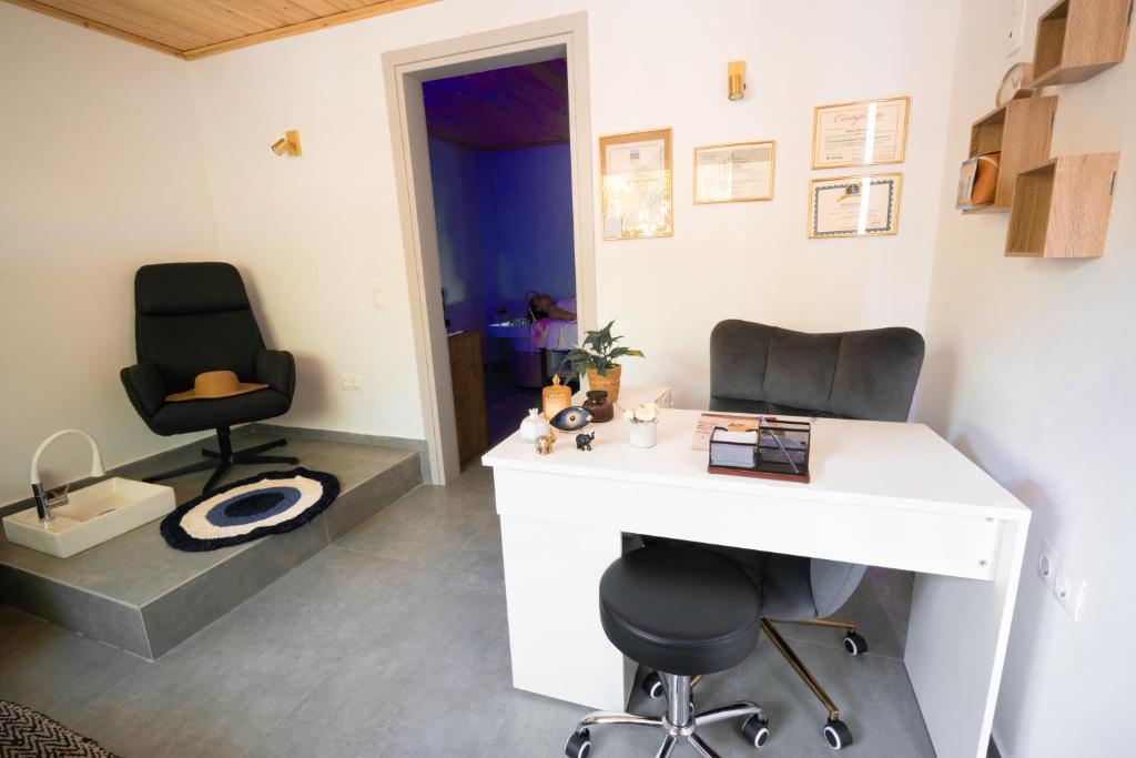 Sunset Apartments - 16