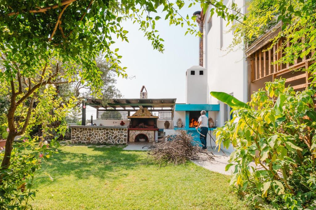 Sunset Apartments - 12