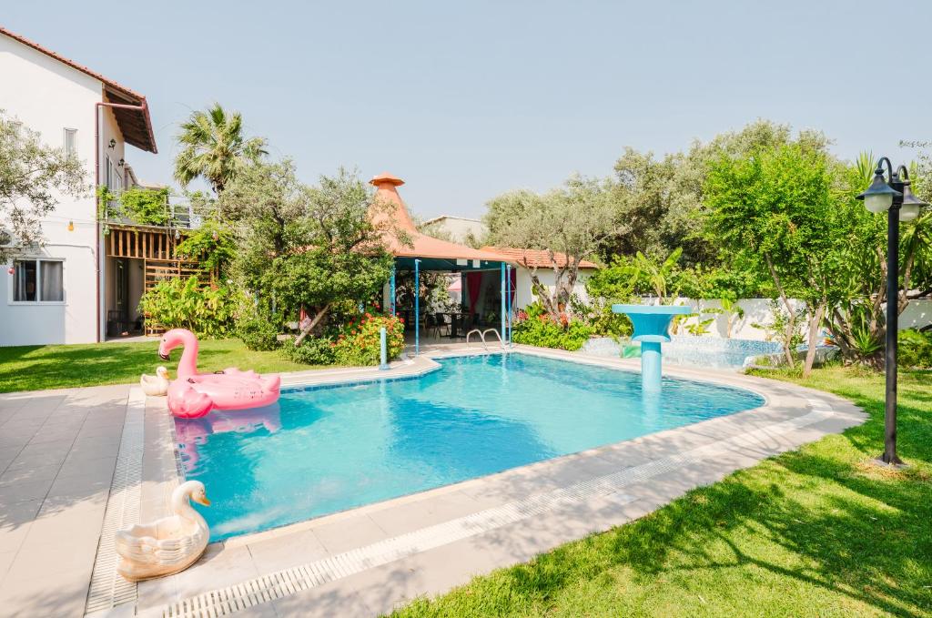 Sunset Apartments - 11