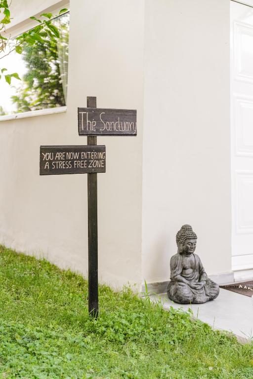 Sunset Apartments - 14