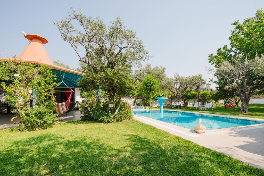 Sunset Apartments - 18