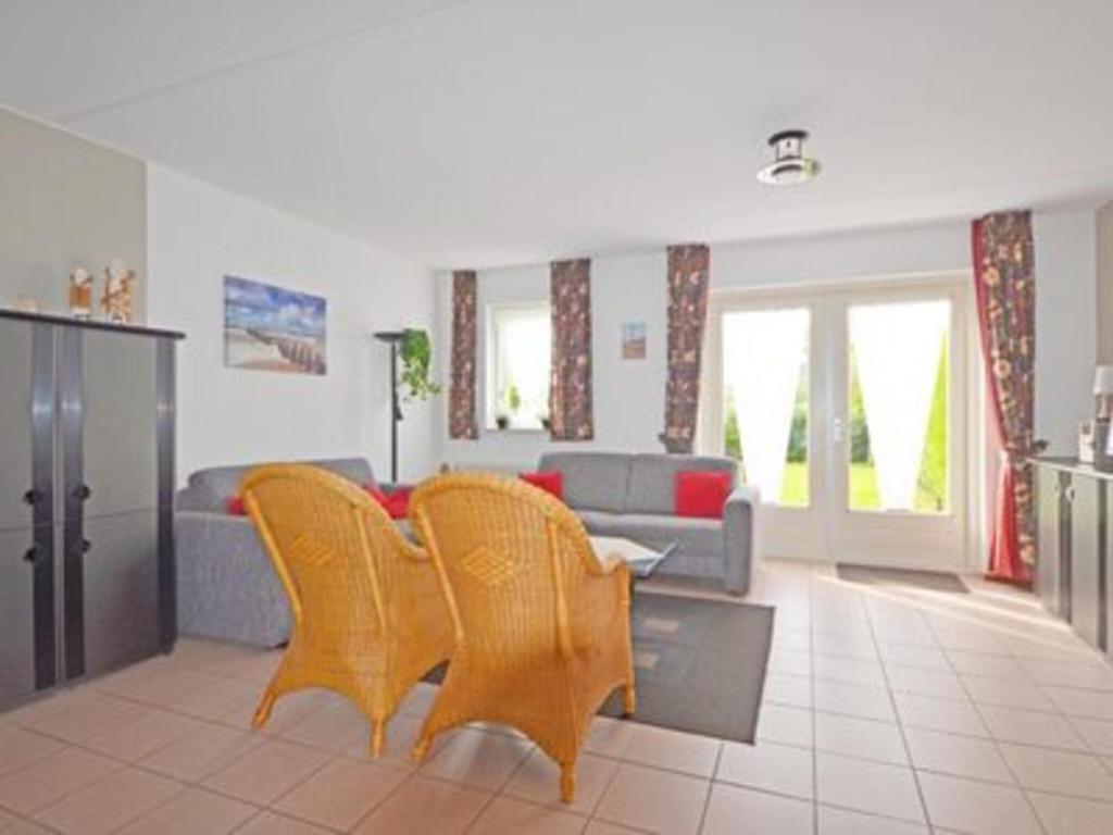 Χώρος καθιστικού στο Cosy bungalow near the beach