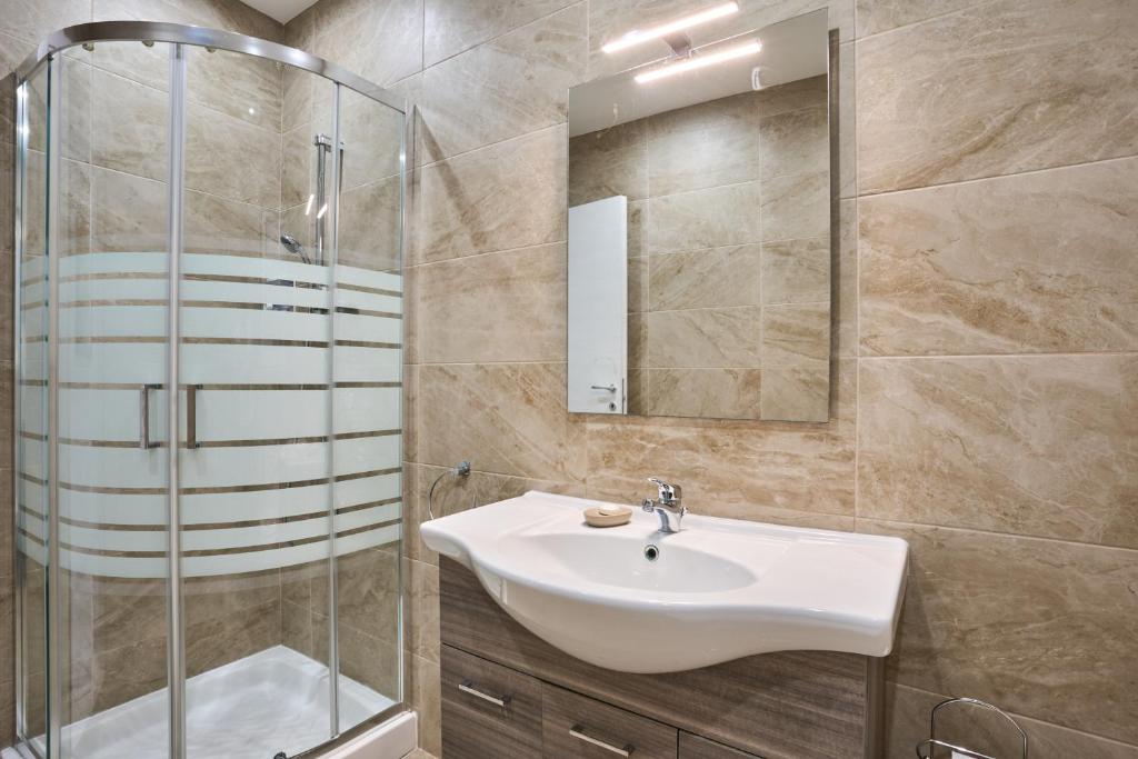 Il-Girna- Modern Seaside Accommodation - 17