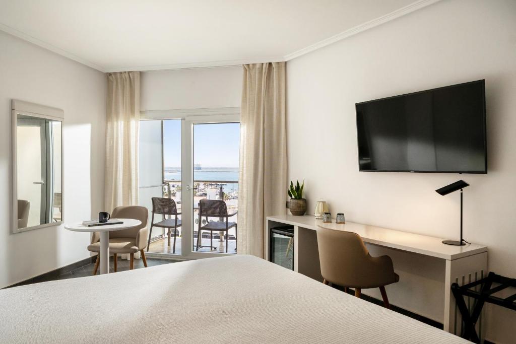 
The Innside Room Port View
