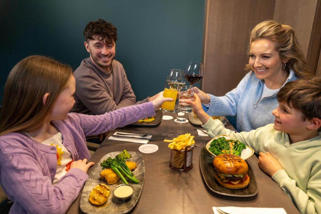 Clayton Hotel Galway - Resim 24