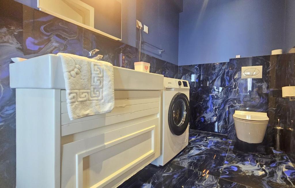 Royalis Suites Rafailovici - Beachfront Sea View Apartments - 12