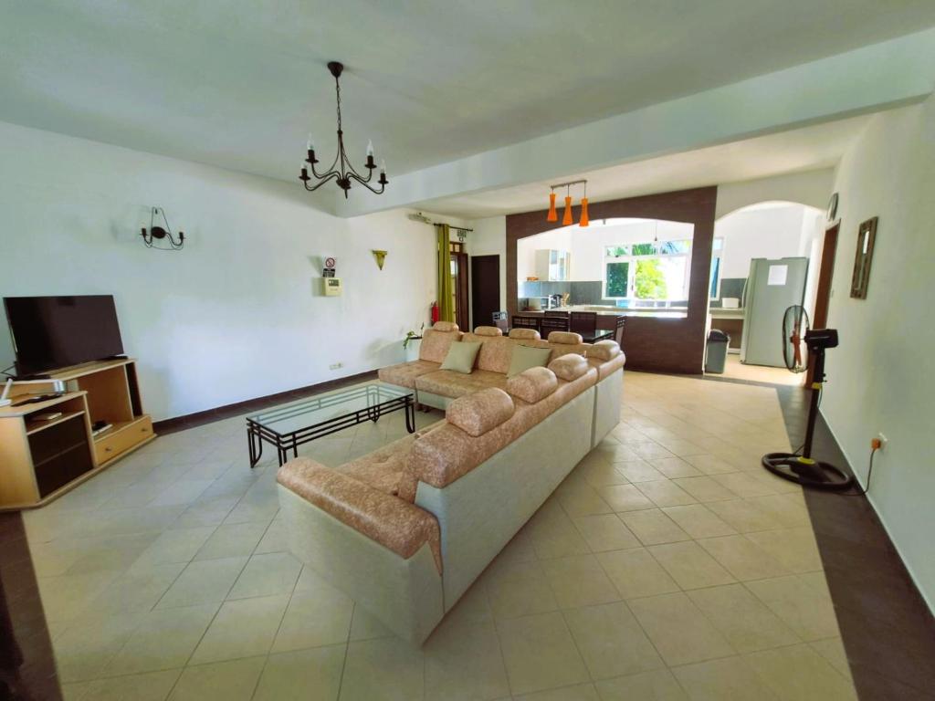 Baywatch Apartment - 17