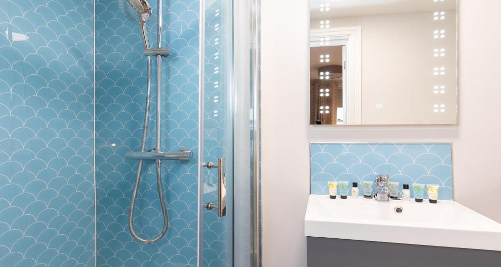 The Clarence Gardens Hotel, BW Signature Collection - Resim 34