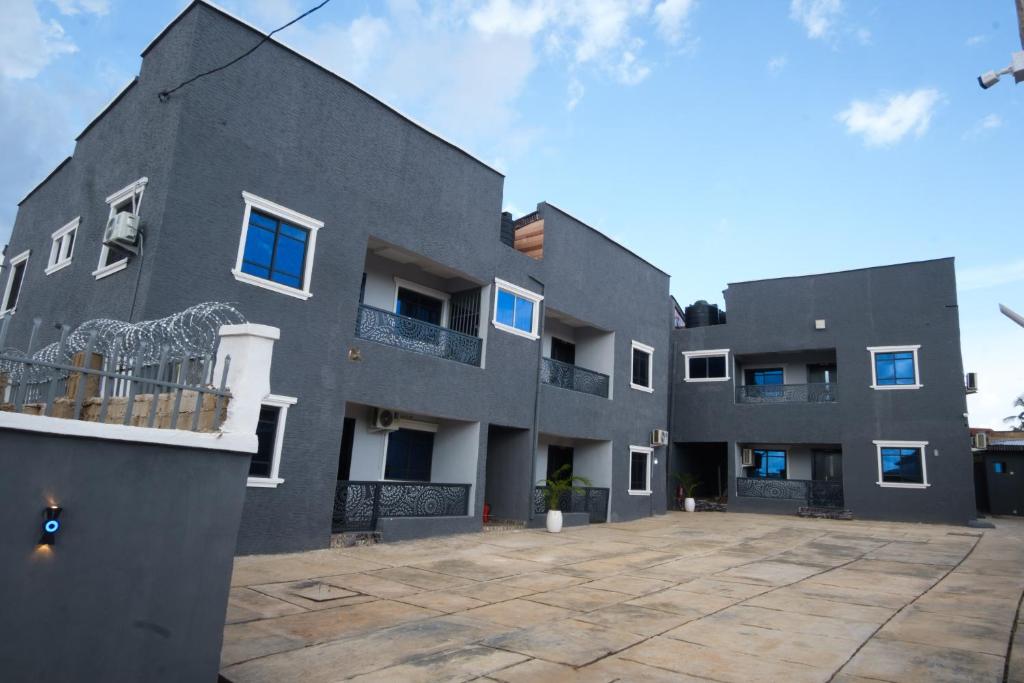 Το κτήριο όπου στεγάζεται  το ξενοδοχείο διαμερισμάτων