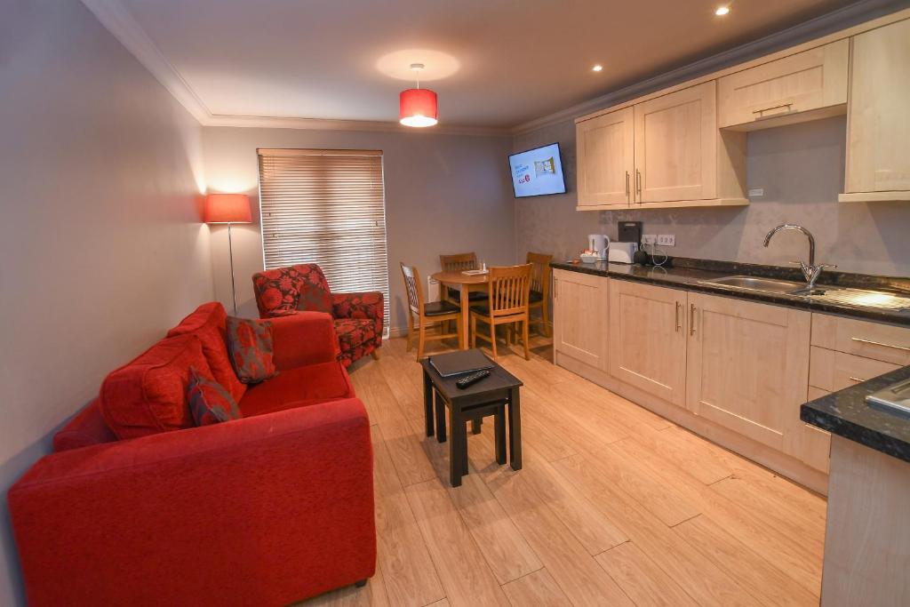 The Queens Hotel & Victoria Cloisters Apartments - Resim 36