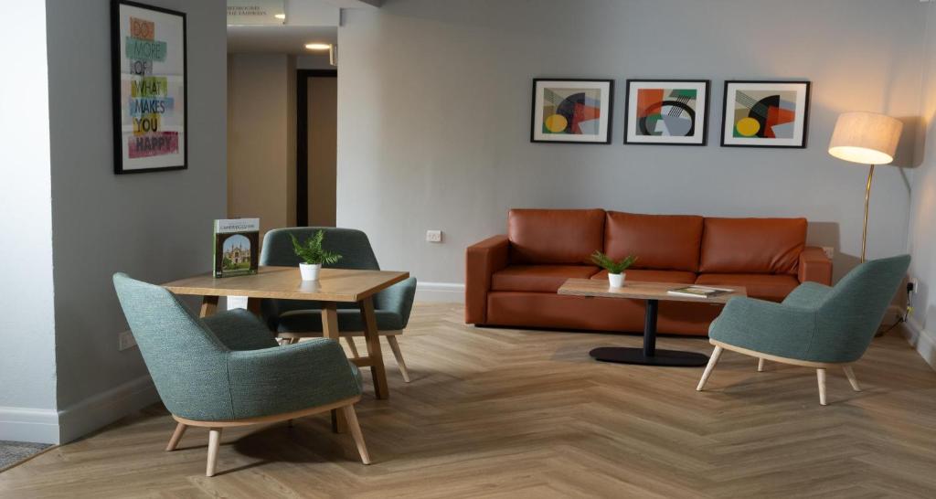 Cambridge Bar Hill Hotel, BW Signature Collection - Resim 5