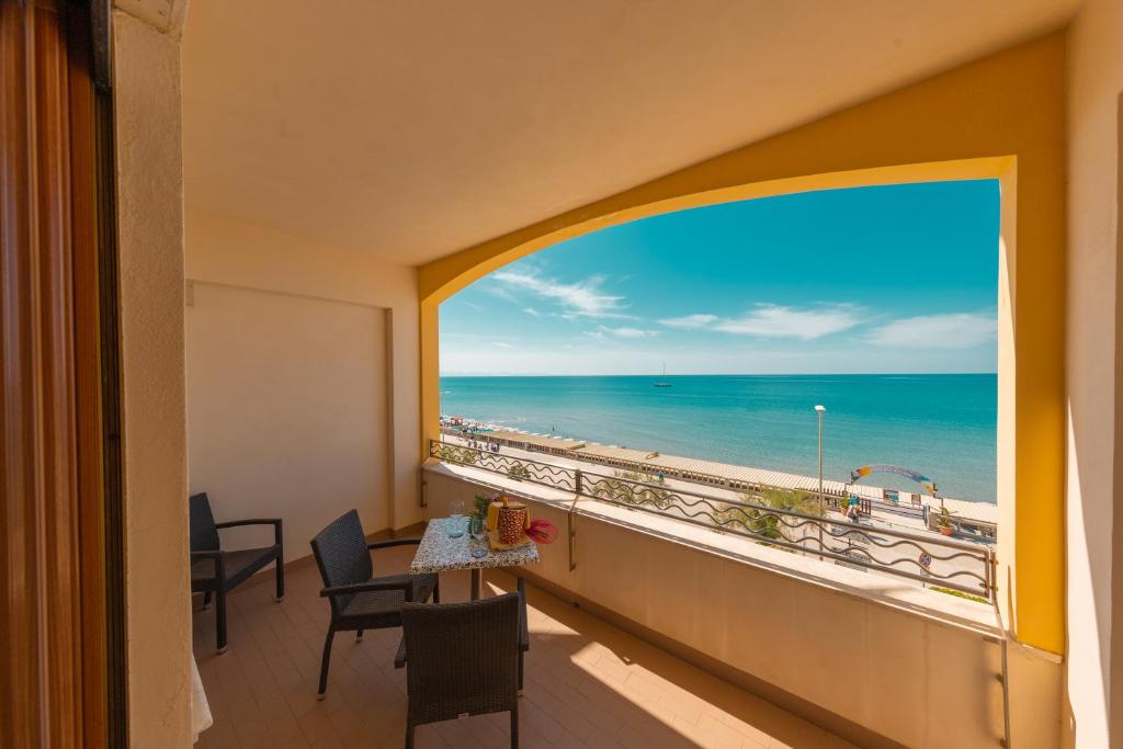 Hotel Riva Del Sole - 海景高级三人间