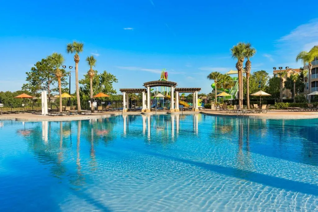 3 Bedroom Condo with Water Park & Fantastic Pool only Minutes To Walt Disney World's Front Gate!!!