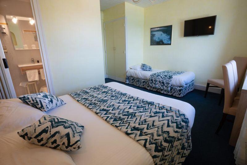 Hotel De La Mer - Triple Room With Sea View