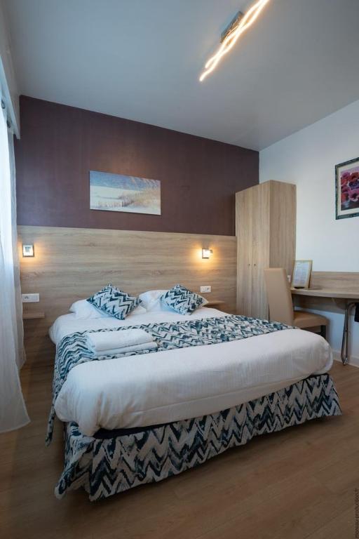 Hotel De La Mer - Standard Double Room