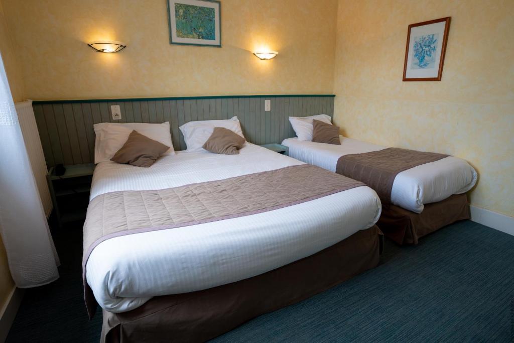Hotel De La Mer - Standard Triple Room