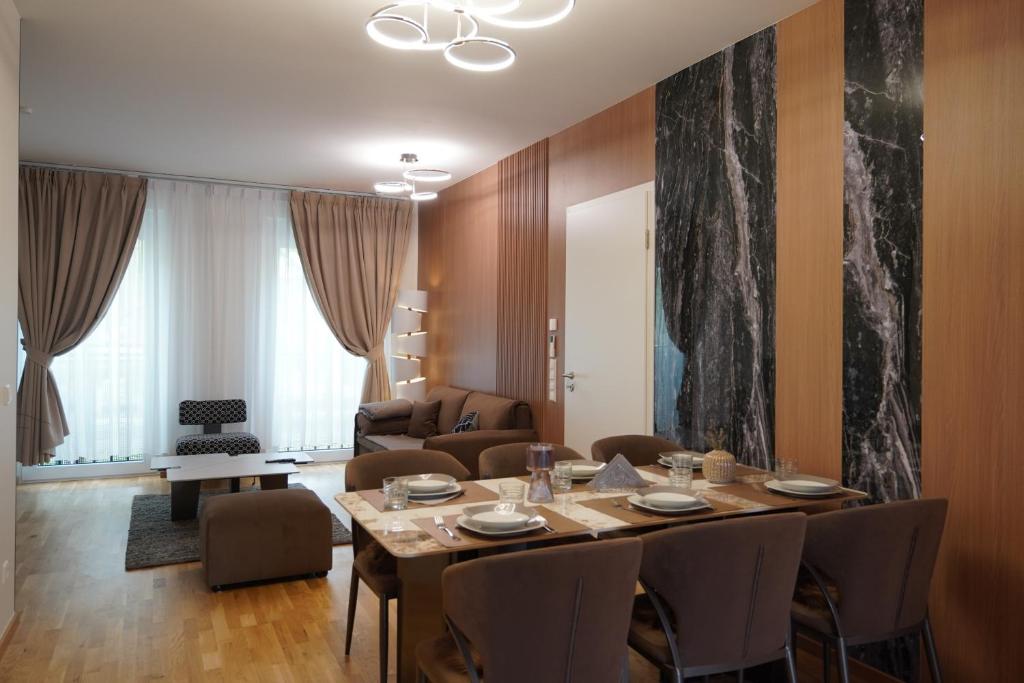 Χώρος καθιστικού στο KEDA Royale Suite City Center Charm
