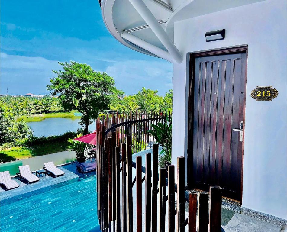 Family Two-bedroom Suite with River View