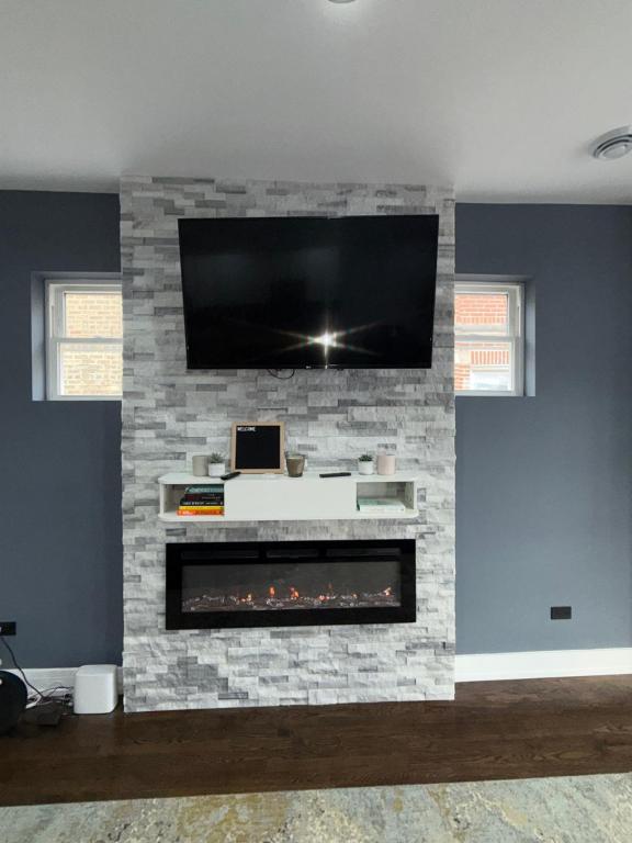 Μια τηλεόραση ή/και κέντρο ψυχαγωγίας στο Feel at home