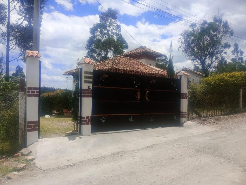 Budova, kde se chata nachází